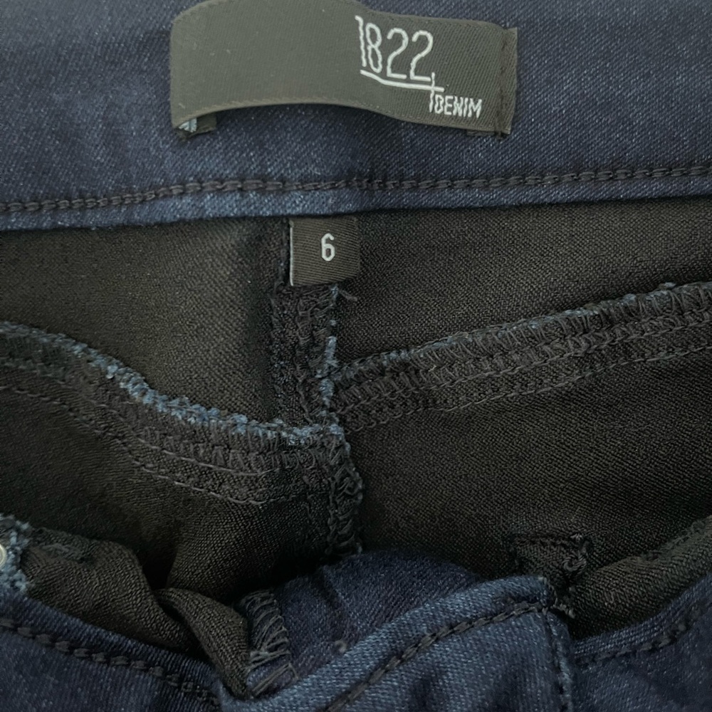1822 Denim Deep Blue Capri Length Cropped Jeans - Picture 3 of 6